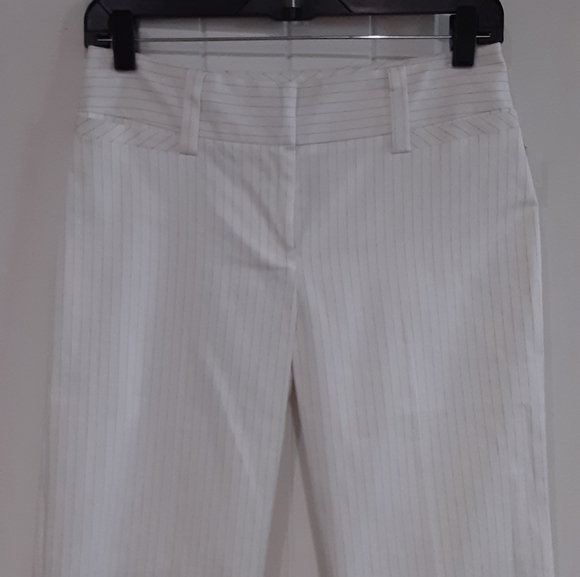 IZ BYER, CALIFORNIA, Chalk Striped, Cotton Blend, Capris, Size 5 JUNIOR - Picture 9 of 9